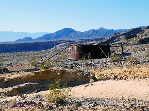 Death-Valley-2020-day4-18  cistern  w.jpg (491286 bytes)